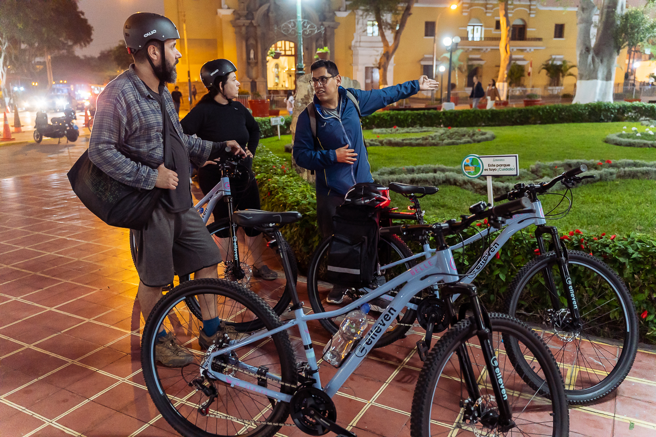 City biking in Lima
