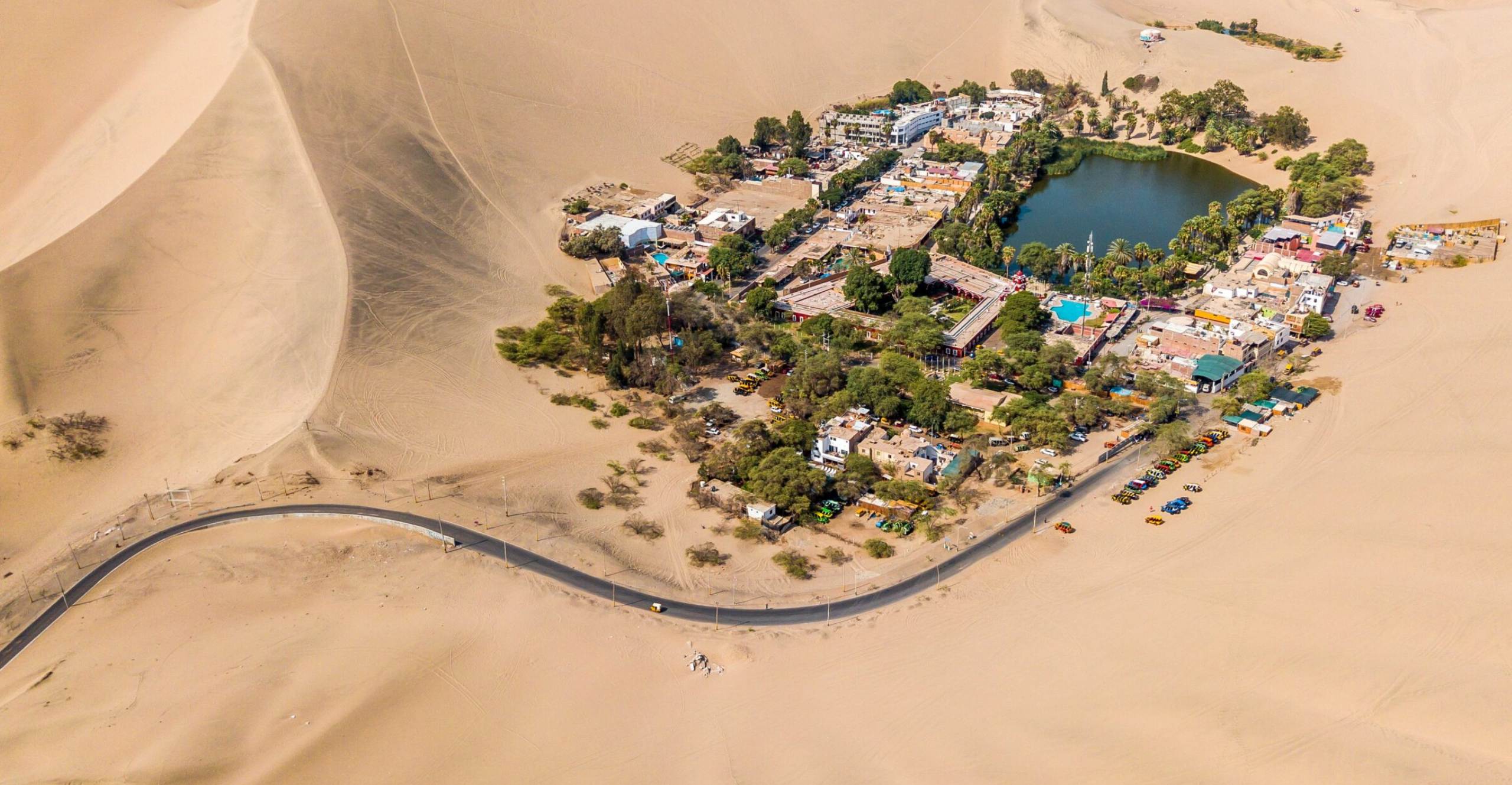 Islas Ballestas, Sobrevuelo Líneas de Nazca & Huacachina (LOLA)