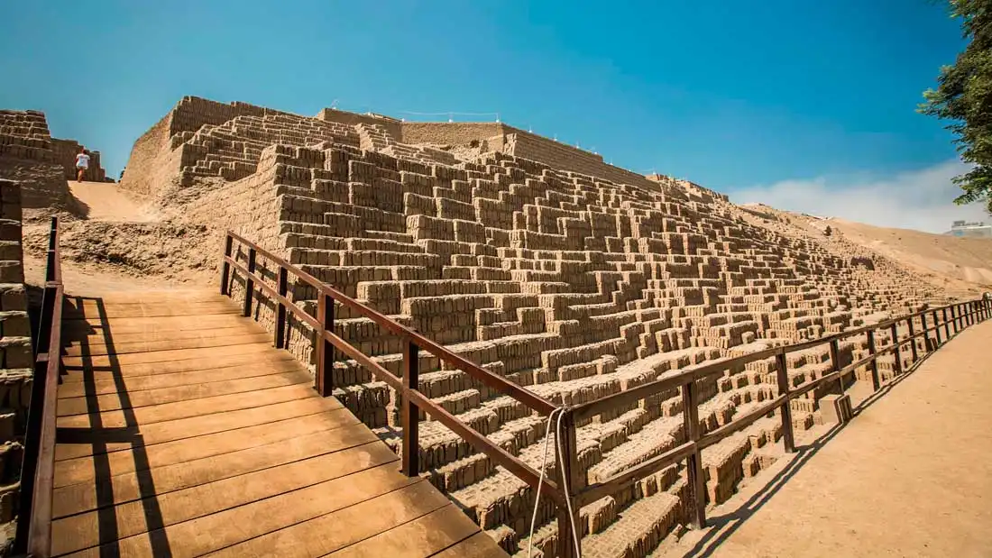 Lima City Tour: Huaca Pucllana y Museo Larco